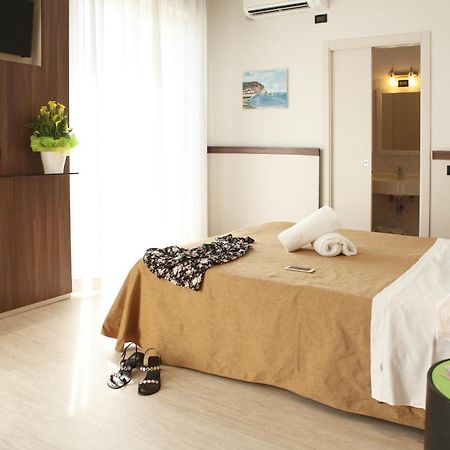 Hotel Mondial Порто-Реканаті Екстер'єр фото