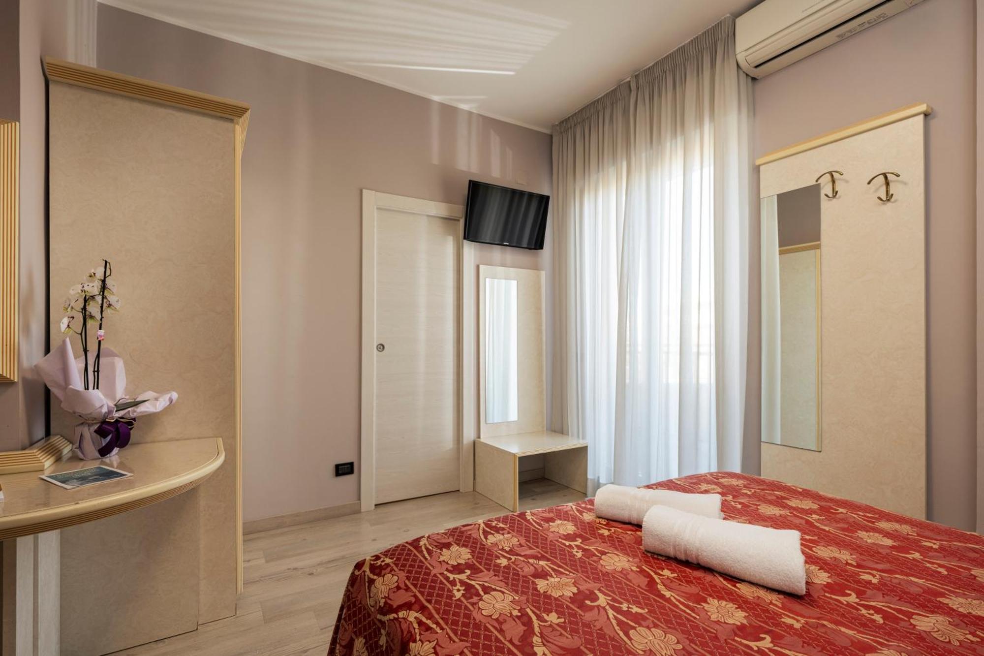Hotel Mondial Порто-Реканаті Екстер'єр фото