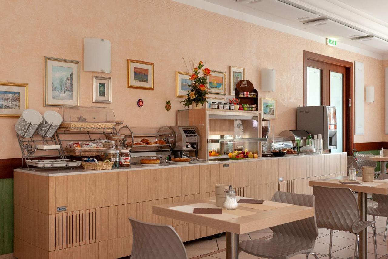 Hotel Mondial Порто-Реканаті Екстер'єр фото